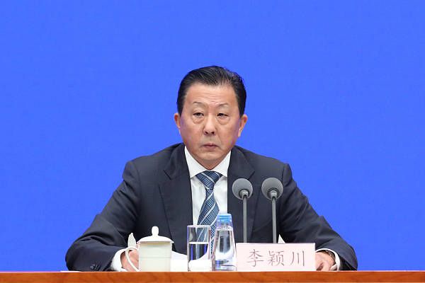 打赌输了打屁屁3000字